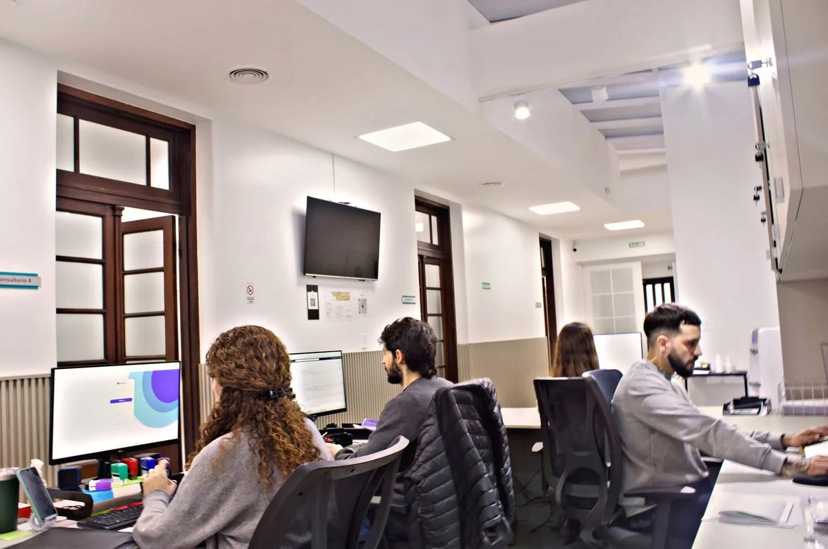 Oficina de coordinación de CICEMO — equipo en actividad